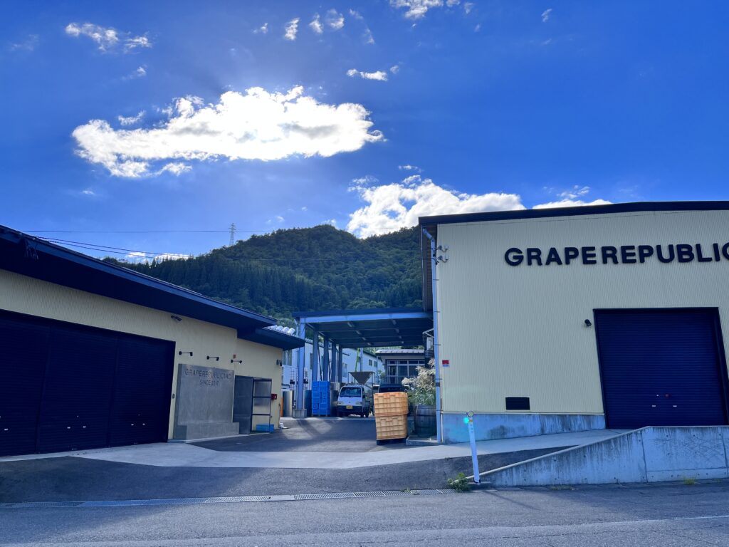 GRAPE REPUBLICの醸造所の外観