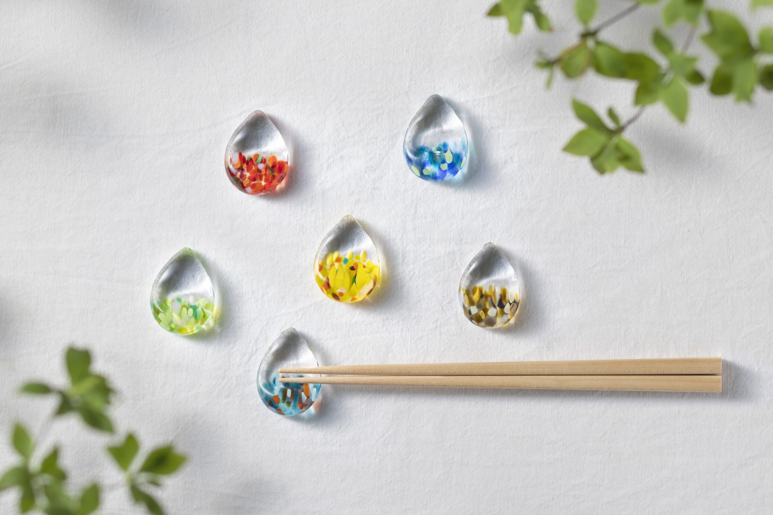 産学連携でSDGsを形に 津軽びいどろ×下山学園「白神の森響」発売